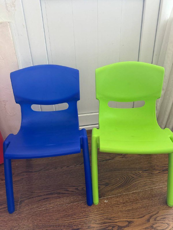 Детский стол и 2 стула 3