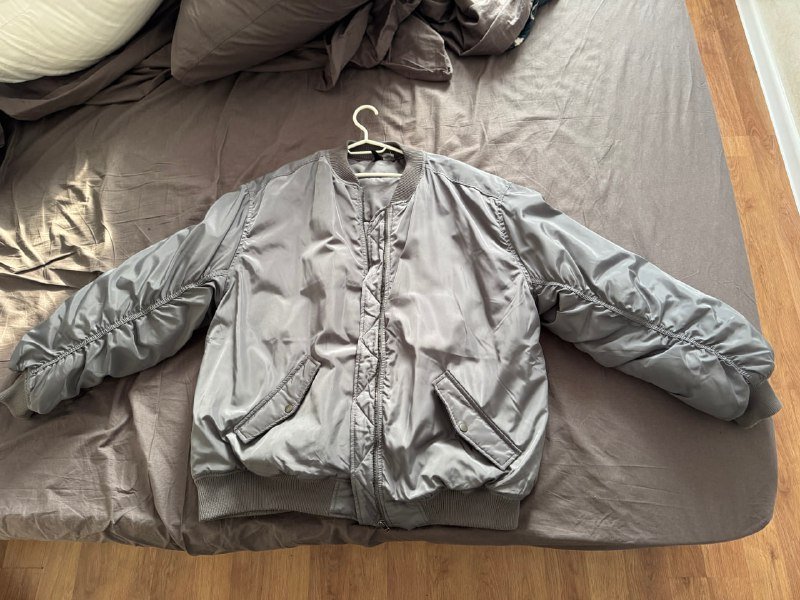 Куртка красная Jaquelin, Куртка плюшевая Mango, Куртка серая H&M, Ботинки Bershka 3