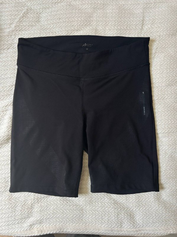 Женские спортивные велосипедки