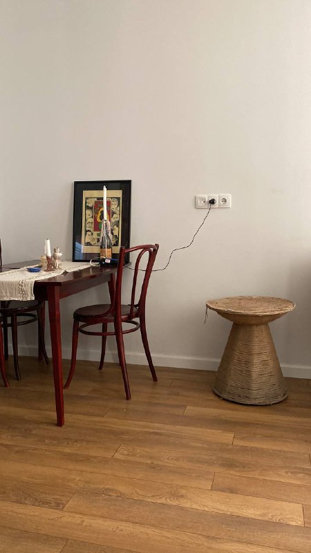 Винтажный столик, скатерка в подарок 3