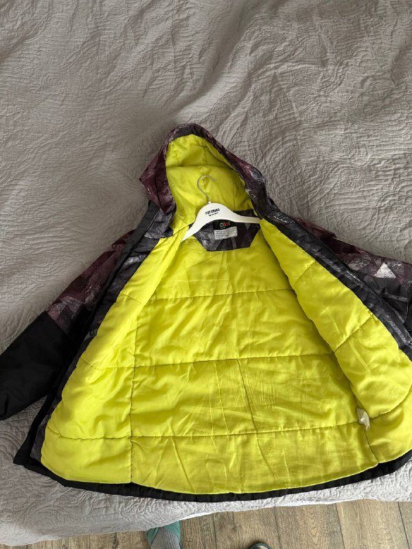 Черная легкая куртка 5