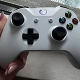 Xbox One S 1TB 2