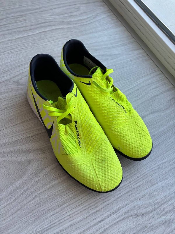Футзалки Nike phantom US9 42 размер