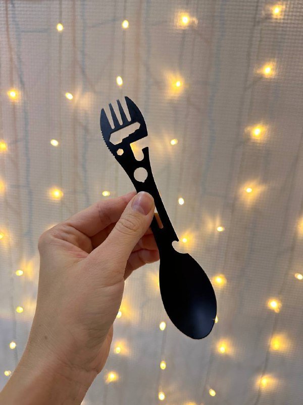 Коврик туристический, поло Adidas, брюки Outventure, шорты Nike, кроссовки Adidas, сандали, миски Northland, ложка-вилка, фонарик, светильник кемпинговый 4