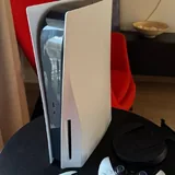 PS5 с двумя геймпадами 3
