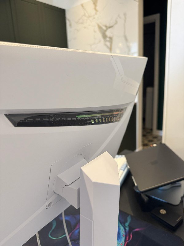 Монитор MSI MAG 274QRFW 2K 180HZ, подставка UGREEN, стол JYSK STAUNING 2