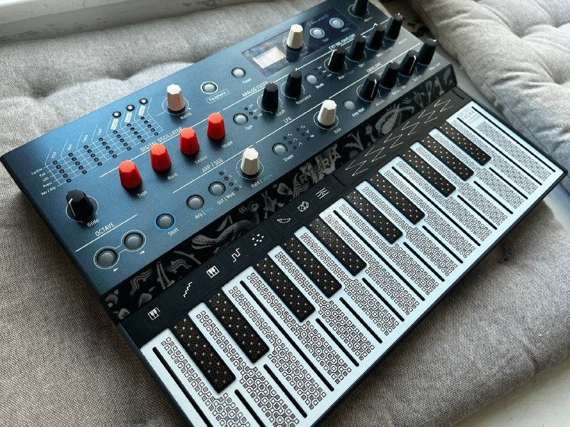 Синтезатор Arturia Microfreak