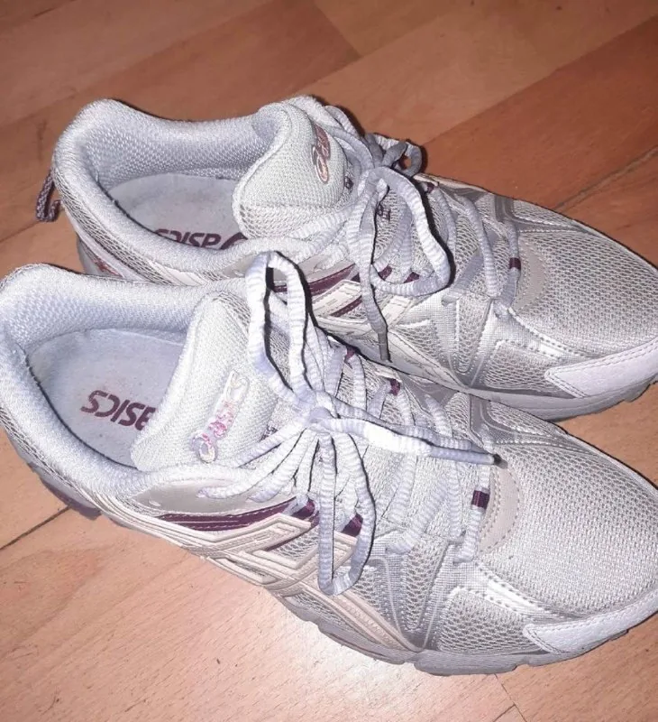 Кроссовки Asics