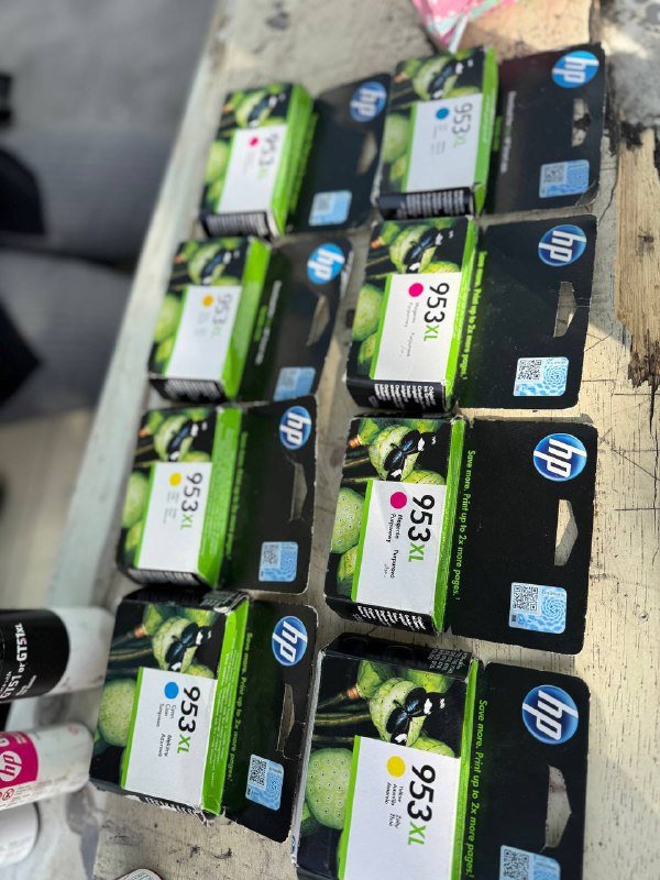 9 новых цветных картриджей и 4 б/у