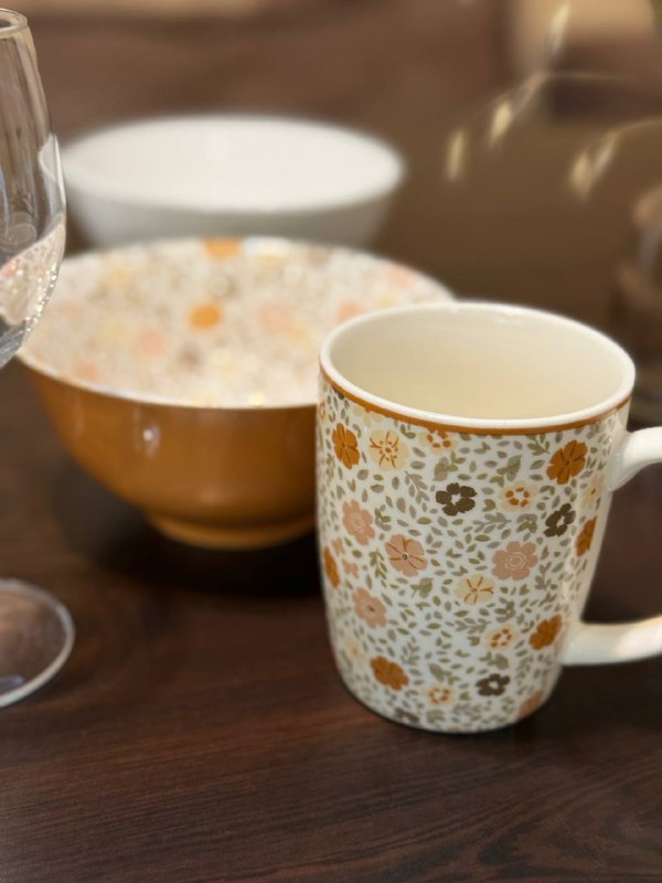 4 бокала, набор кружка миска, тарелки, вазочка, терка, стаканы, кружки 2