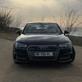Audi A4 2.0T quattro S-line 2