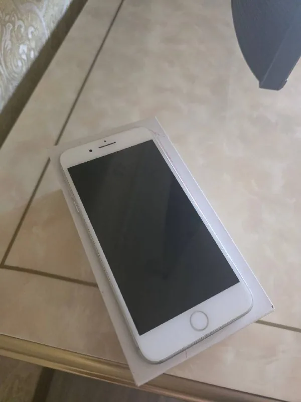 iPhone 8 Plus 64GB White 1