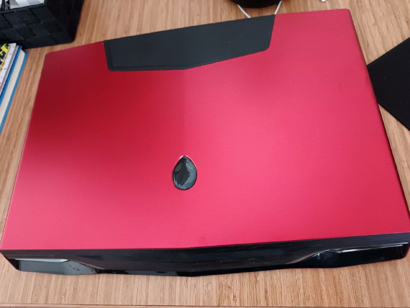 Ноутбук Alienware M18