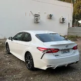 Toyota Camry 2020 4