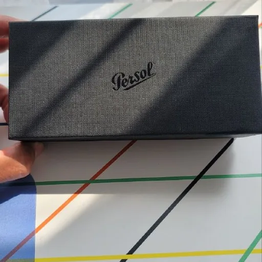 Солнцезащитные очки Persol