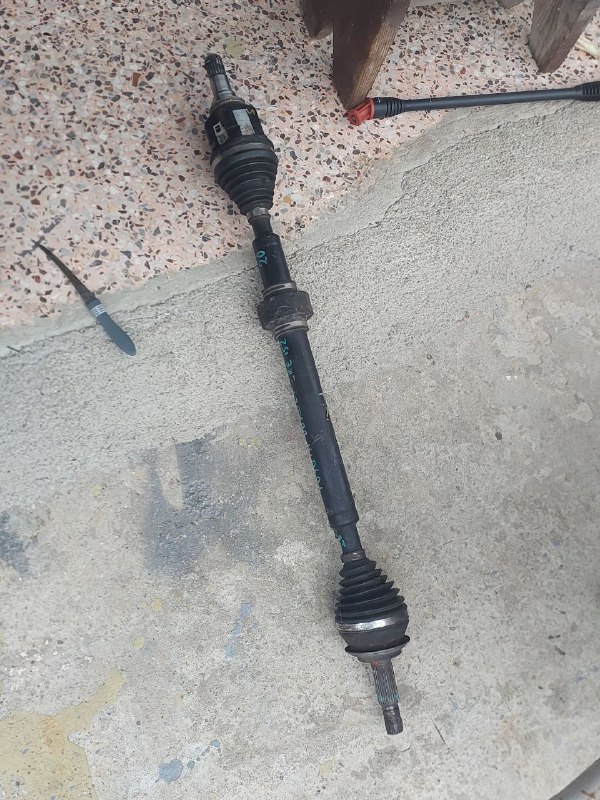 приводной вал на Toyota Corolla 3