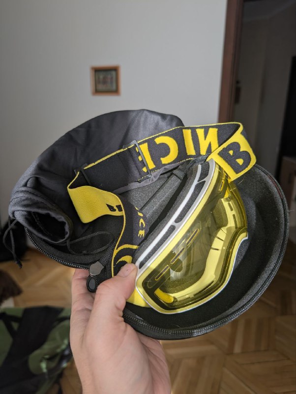 Доска с креплениями и ботами, шлем, очки, рюкзак, сумка 3