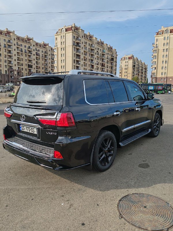 Lexus LX 570 внедорожник черный 2