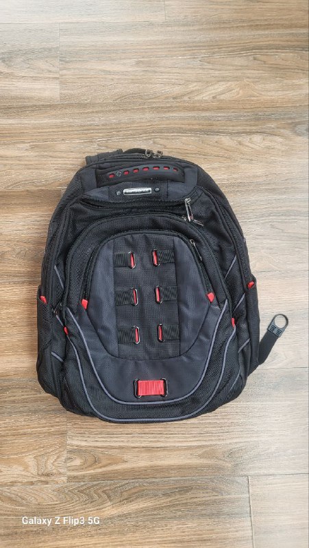 Новый рюкзак samsonite, Кожаная сумка-sakvoyaj timberland, Деревянный складной стул, Зубные щетки panasonic, Новые комплекты посуды 7