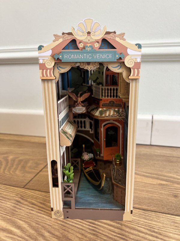 Подставка для книг с подсветкой 4