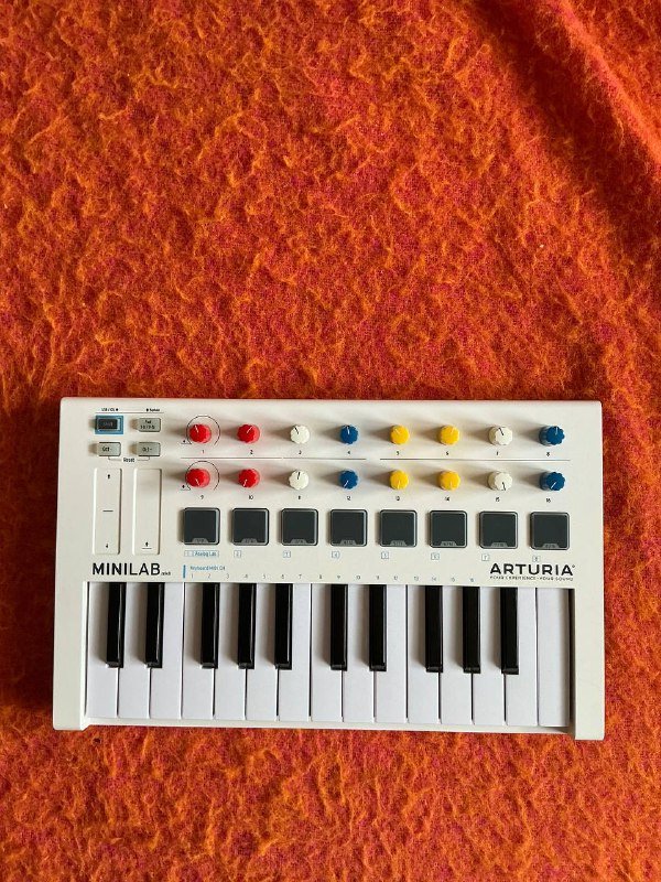 Arturia Minilab MK2 midi клавиатура