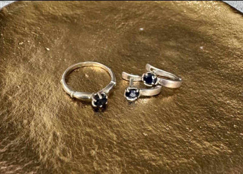Часы Tissot, браслеты Pandora, серебряные украшения наборы и гвоздики 7