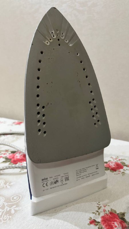 Гладильная доска и утюг Braun TexStyle 3 2000W 3
