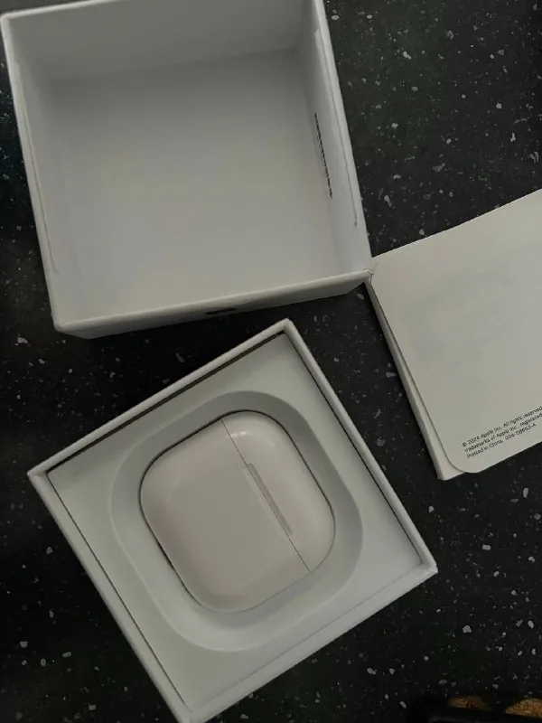 AirPods 4 ANC 1