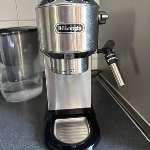 Кофемашина De Longhi EC685