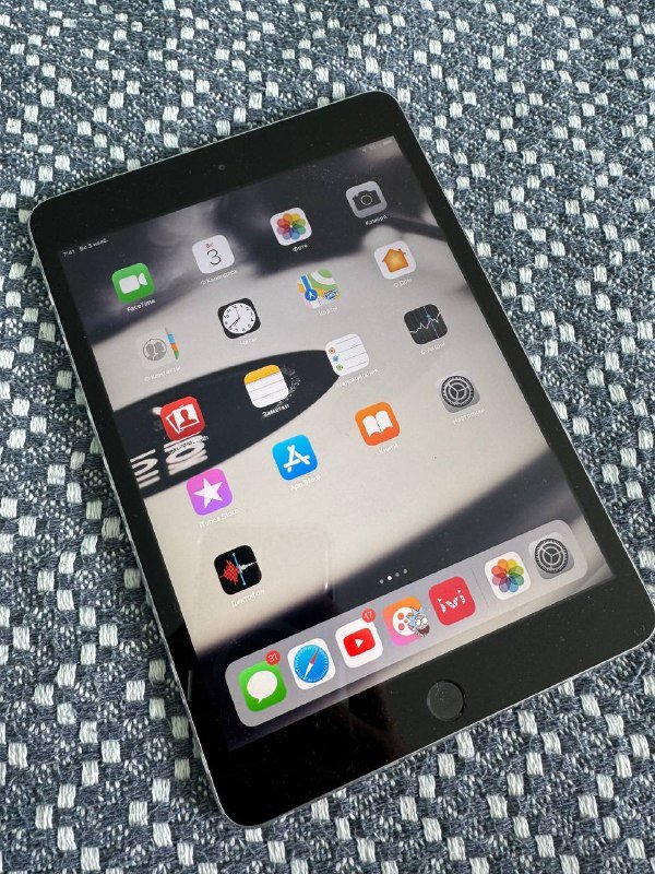 iPad mini 3, Apple Watch SE с неисправностью