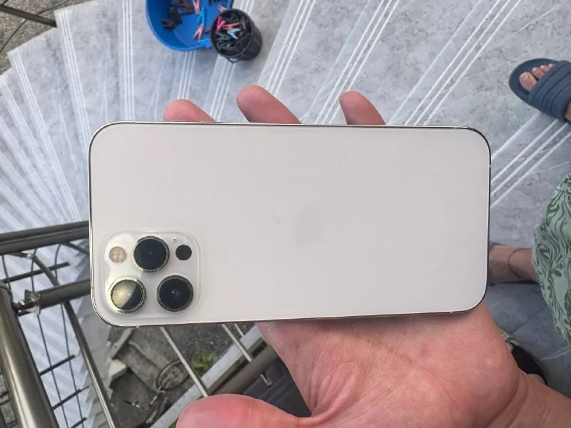 iPhone 12 Pro Max 1