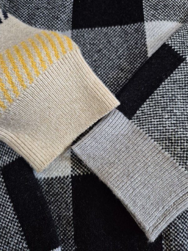 Вязаный джемпер в клетку для девочки, размер 128 и 134 2