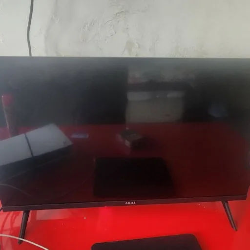 Телевізор Akai Smart TV 32 дюйми