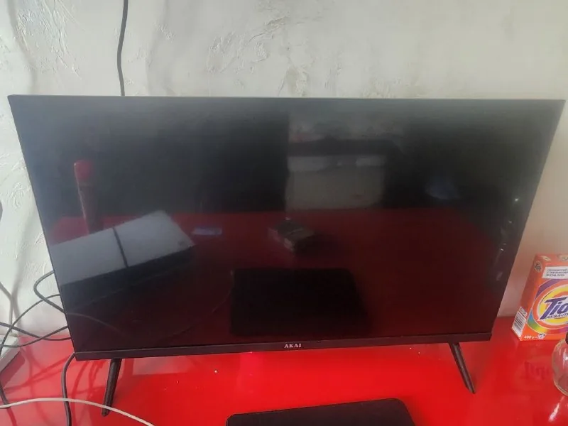 Телевізор Akai Smart TV 32 дюйми