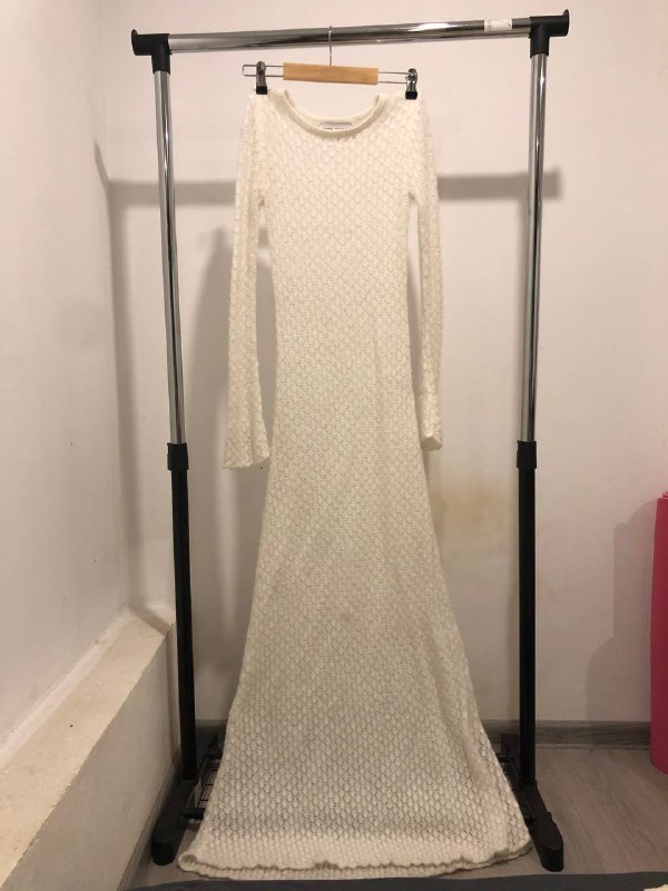 Кружевное платье Bershka белое s-m