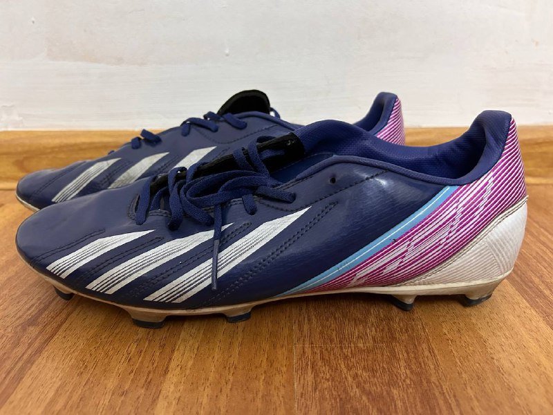 Бутсы футбольные Adidas f10 43.5-44