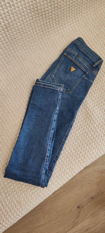 Джинсы Guess