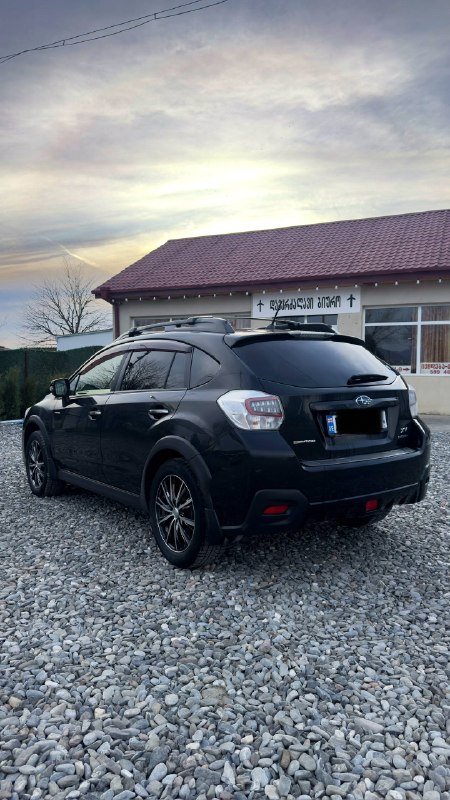 Гибридный автомобиль Subaru XV 3