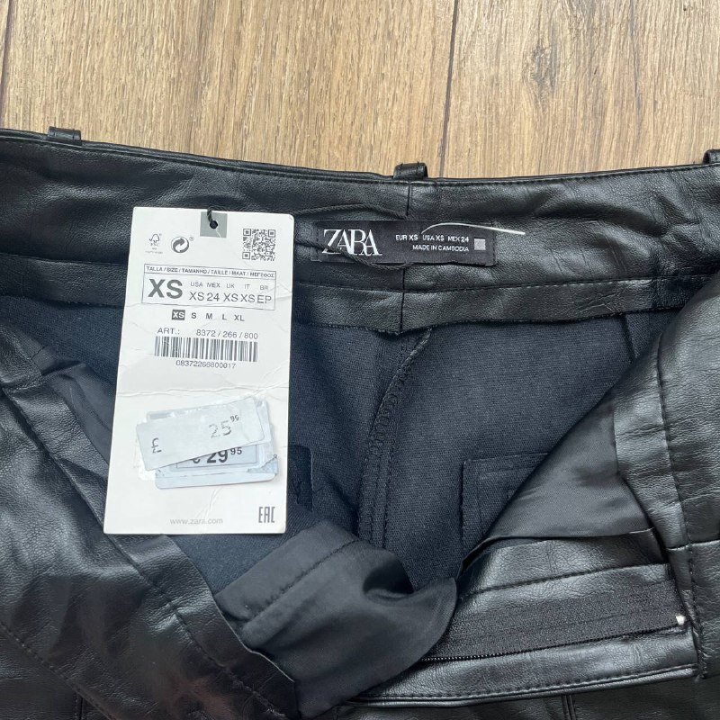 джинсовый комбинезон New Look, джинсовая юбка Pull&Bear, кожаные шорты Zara 8