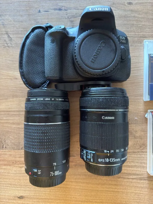 Canon EOS 750D с двумя объективами и комплектом 1
