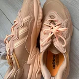 Кроссовки Adidas Ozweego и Calvin Klein 2