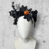 Вязаные тыквы, повязки с ушками, готические короны 7