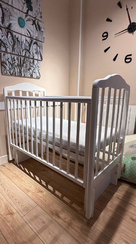 Детская кроватка с маятником и матрас