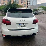 Porsche Cayenne GTS 6