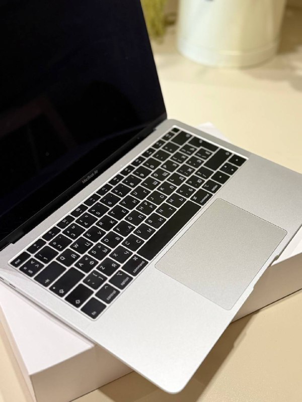 MacBook Air 13” Retina 2019, Apple Magic Mouse
