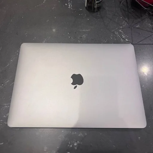 MacBook 16 Pro i7 16/512, MacBook 13 i5 16/512