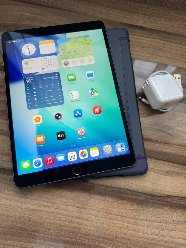 iPad Air 3 64 gb, зарядка, чехол