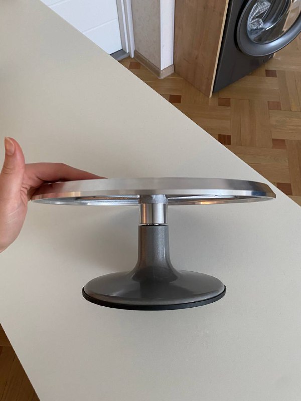 Поворотный кондитерский металлический столик 4