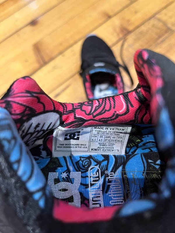 Кроссовки DC Shoes женские размер 37 4