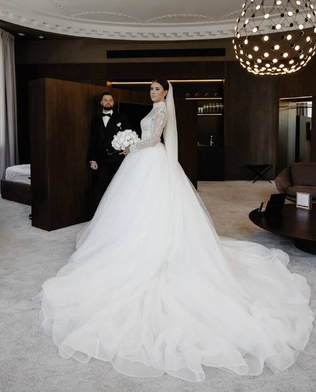 Свадебное платье с шлейфом Milla Nova, размер S 6